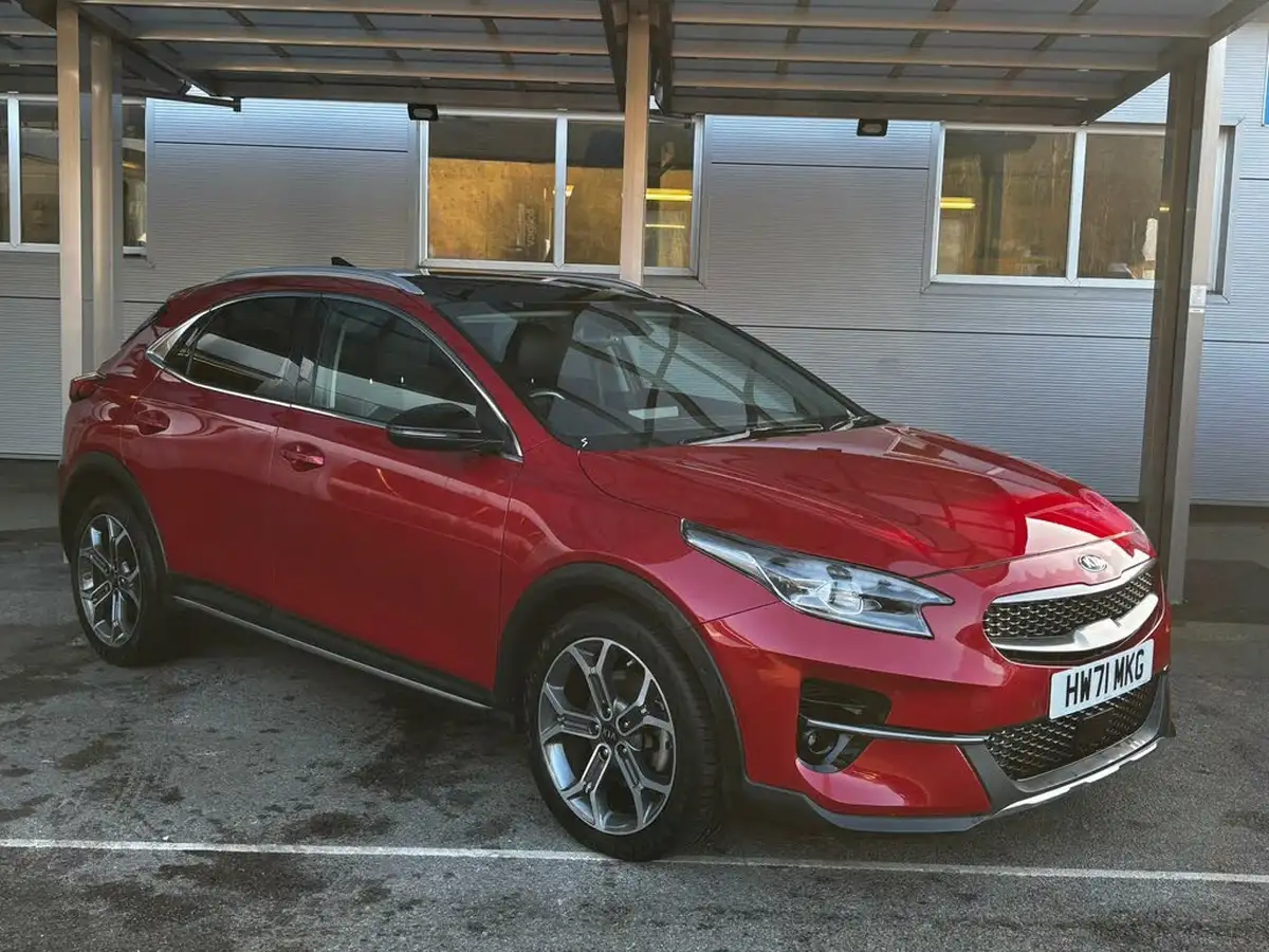 2021-kia-xceed-15-t-gdi-4-big-0