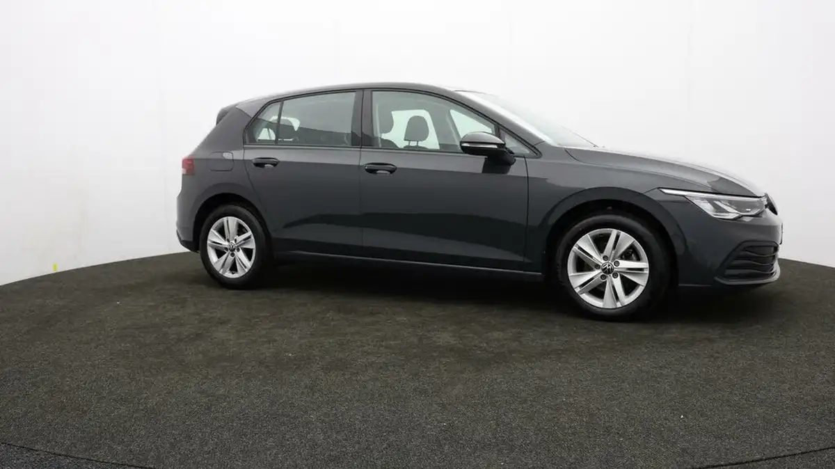 2022-volkswagen-golf-15-tsi-life-130ps-hatchback-big-35