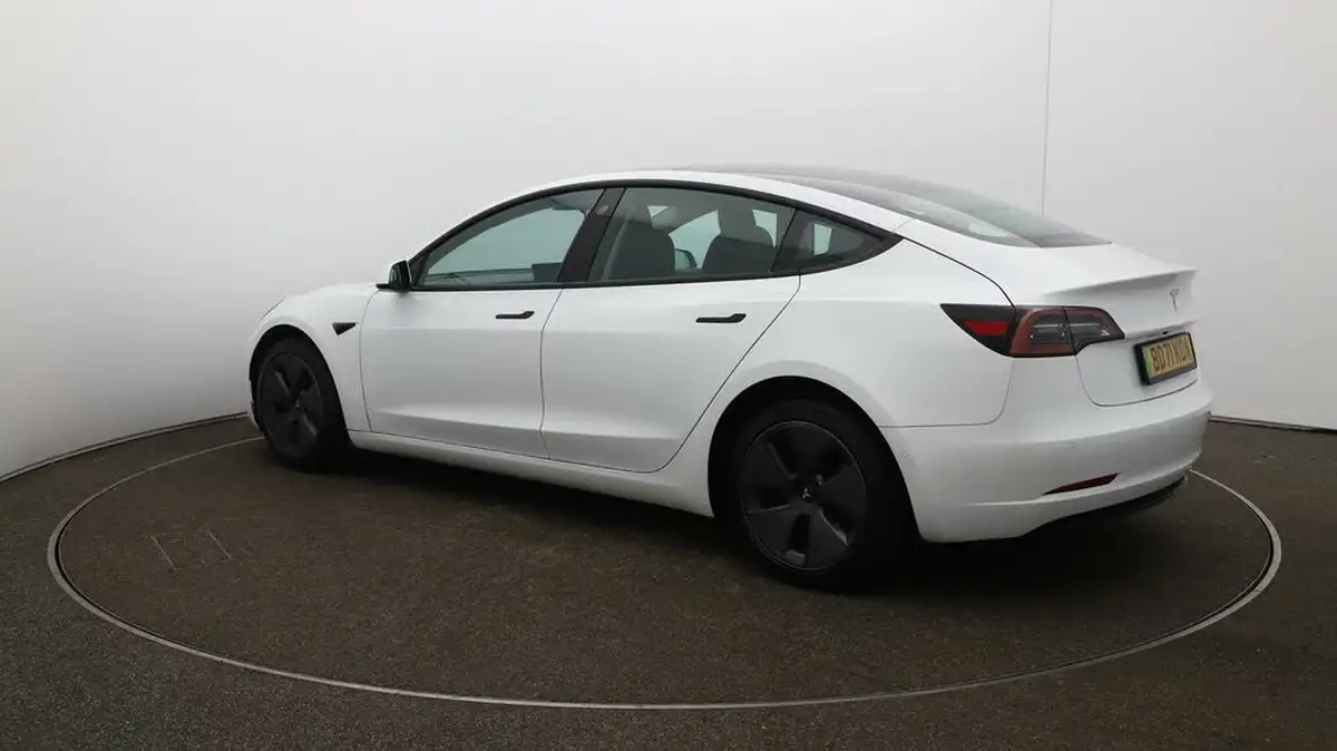 2021-tesla-model-3-e-long-range-awd-big-27