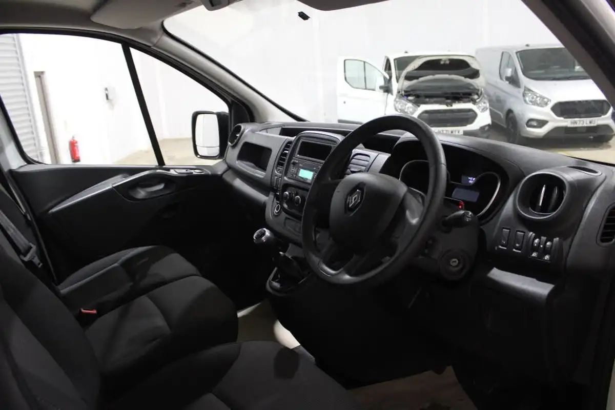 2022-renault-trafic-20dci-ll30-energy-120-business-panel-big-12
