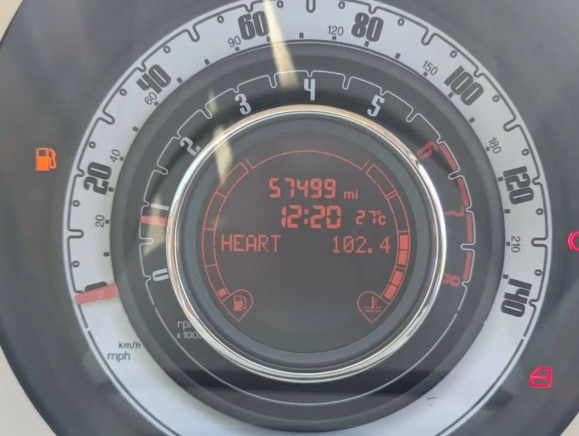 2011-fiat-500-12-lounge-big-13