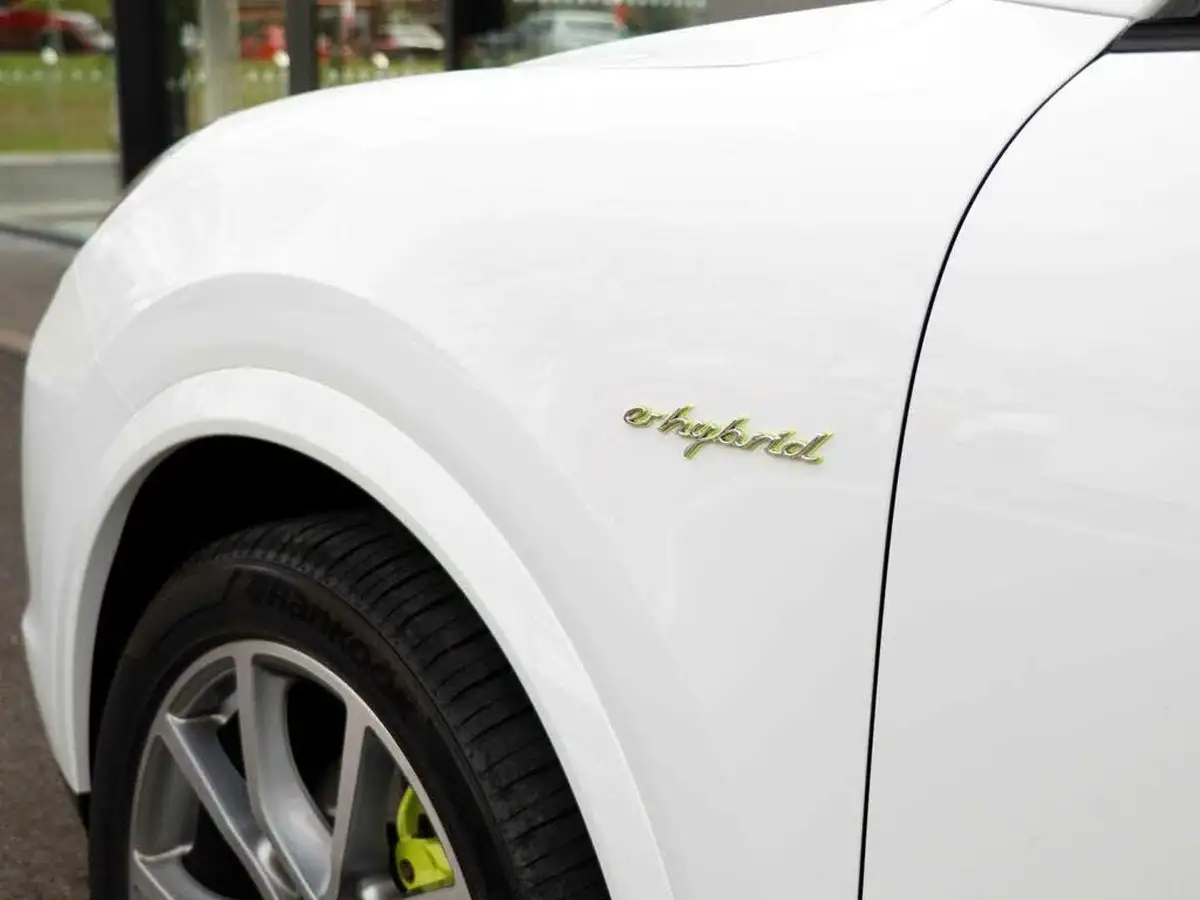 2019-porsche-cayenne-30-v6-e-hybrid-e-hybrid-station-wagon-big-28