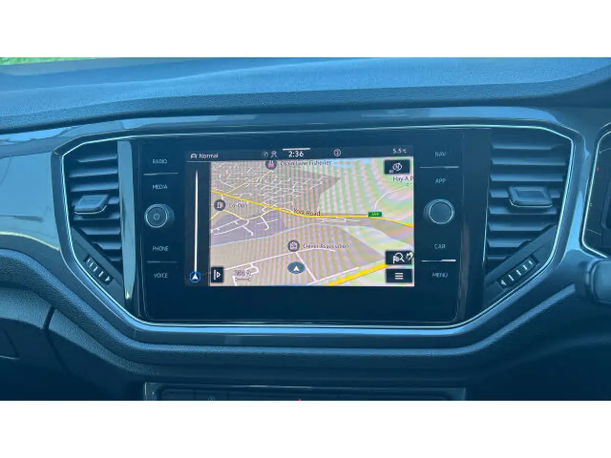 2021-volkswagen-t-roc-20-tsi-sel-big-22