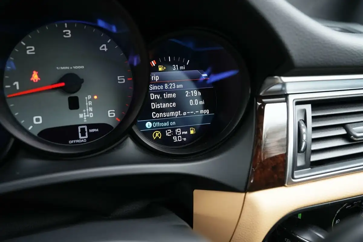 2016-porsche-macan-30td-s-big-26