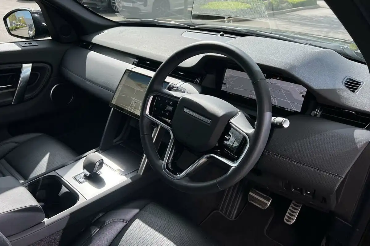 2024-land-rover-discovery-sport-15-p300e-dynamic-se-big-34