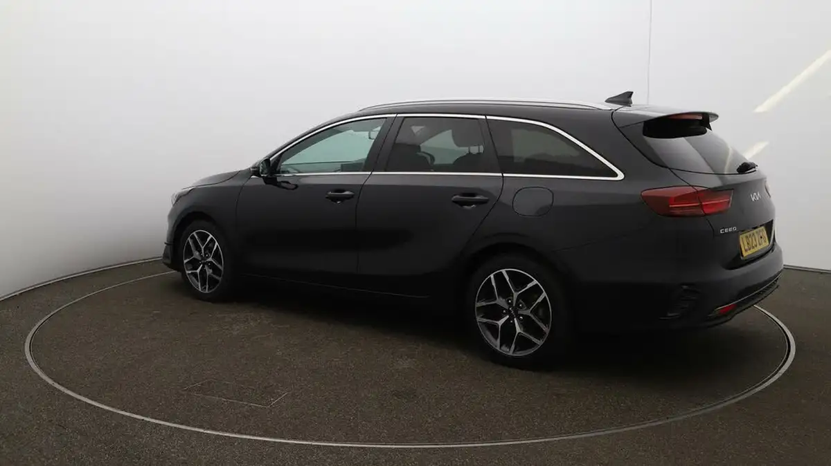 2022-kia-ceed-15-t-gdi-3-sportswagon-big-26