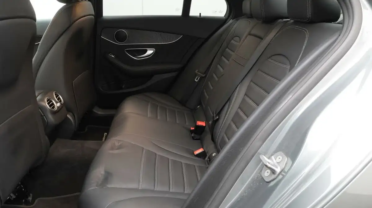 2019-mercedes-benz-c-class-20d-c300d-amg-line-245ps-ss-saloon-4d-big-16