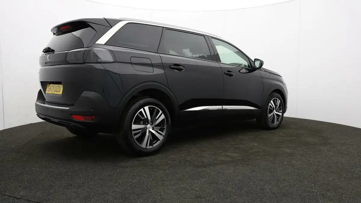 2021-peugeot-5008-suv-12-puretech-allure-big-26