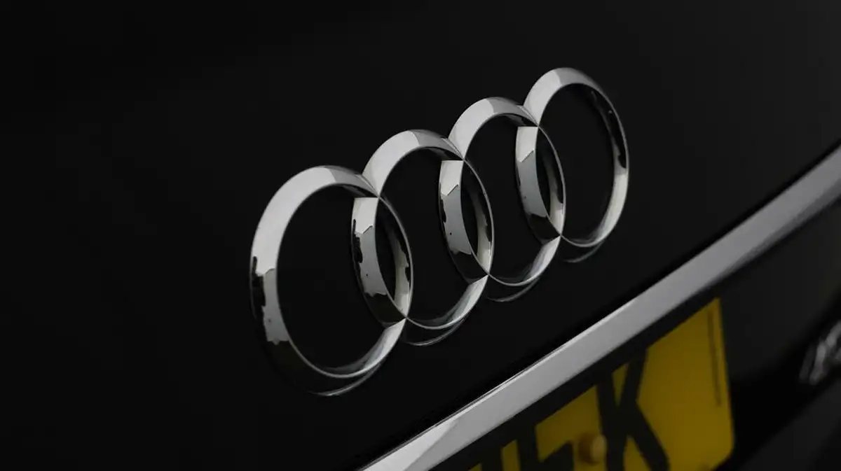 2022-audi-a6-saloon-20-40-tfsi-s-line-big-19