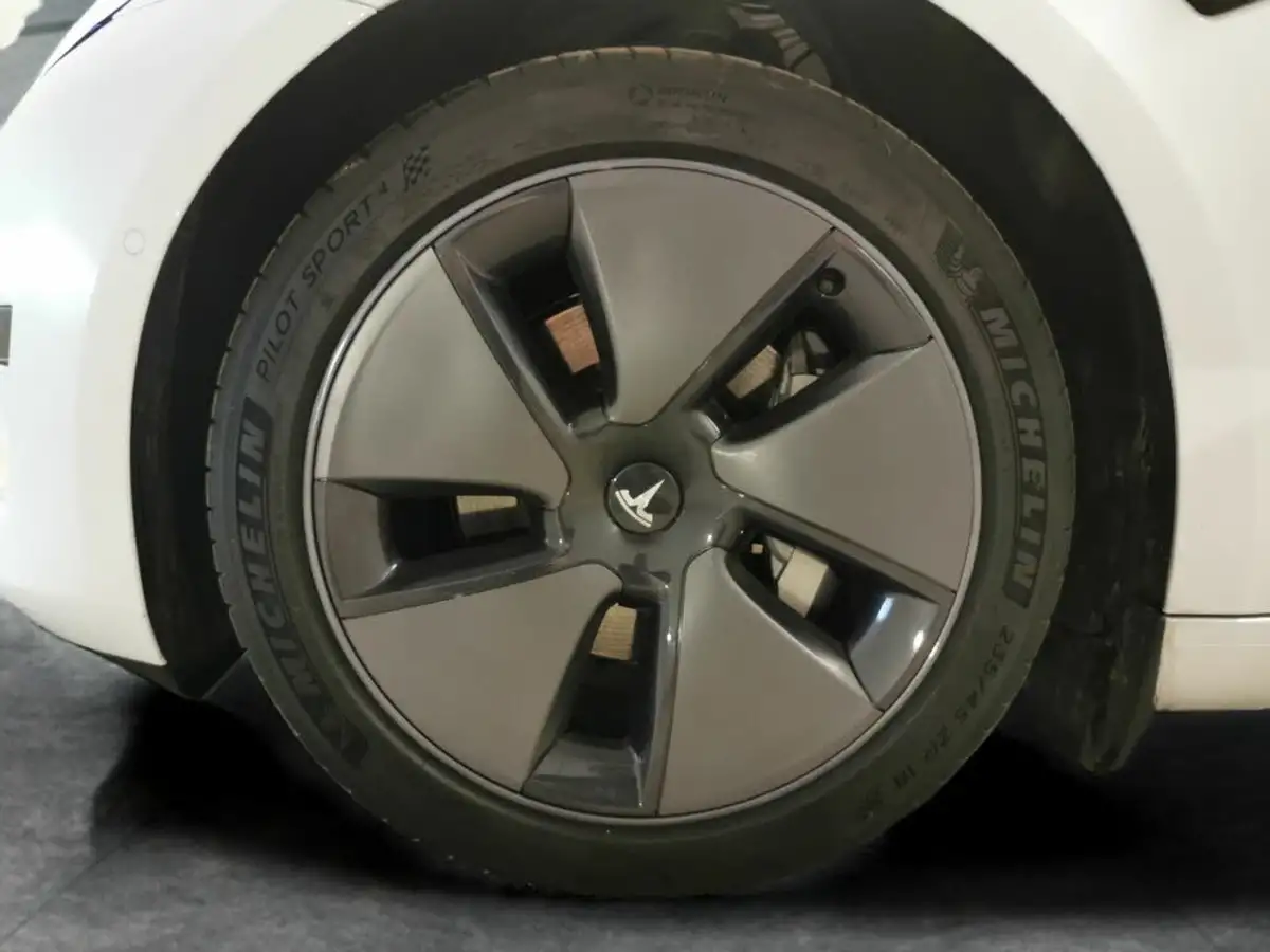 2021-tesla-model-3-e-standard-plus-big-23