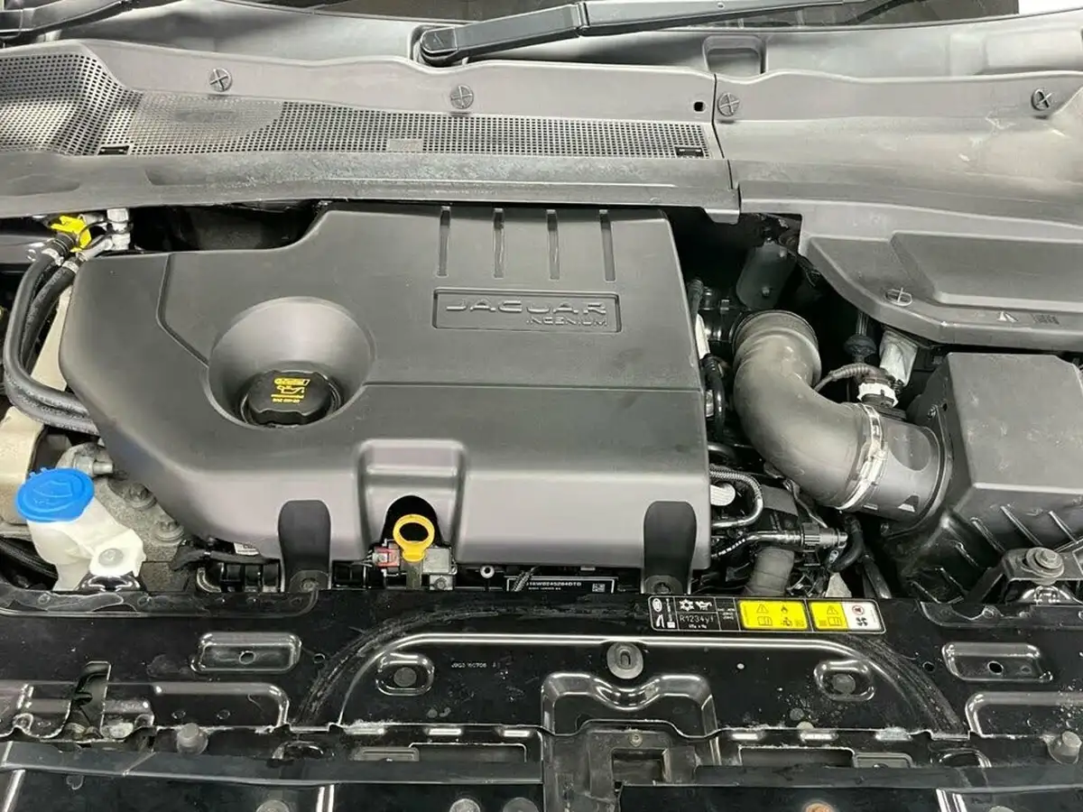 2018-jaguar-e-pace-20-i4d-r-dynamic-s-150ps-big-13