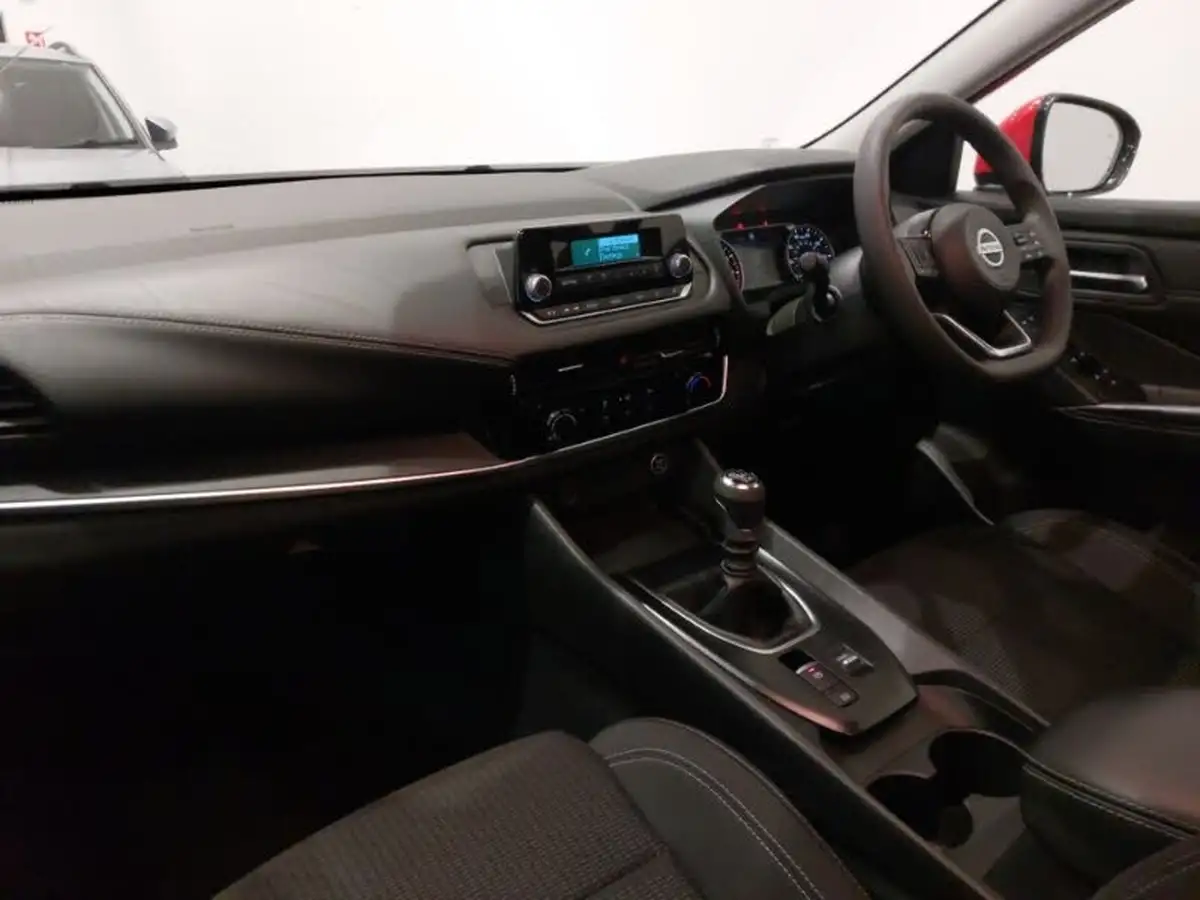 2021-nissan-qashqai-13-dig-t-visia-big-4