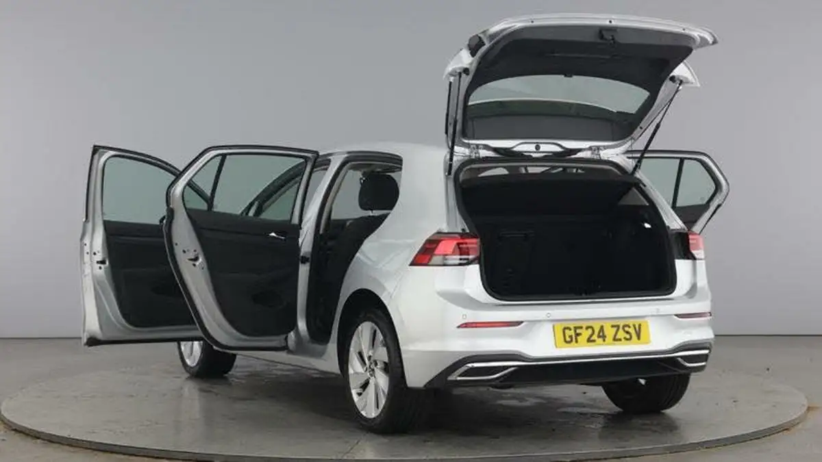 2024-volkswagen-golf-15-tsi-style-130ps-evo-hatchback-big-10