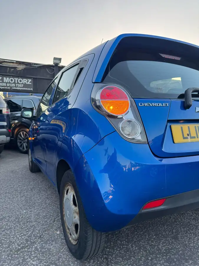 2011-chevrolet-spark-10-ls-big-16