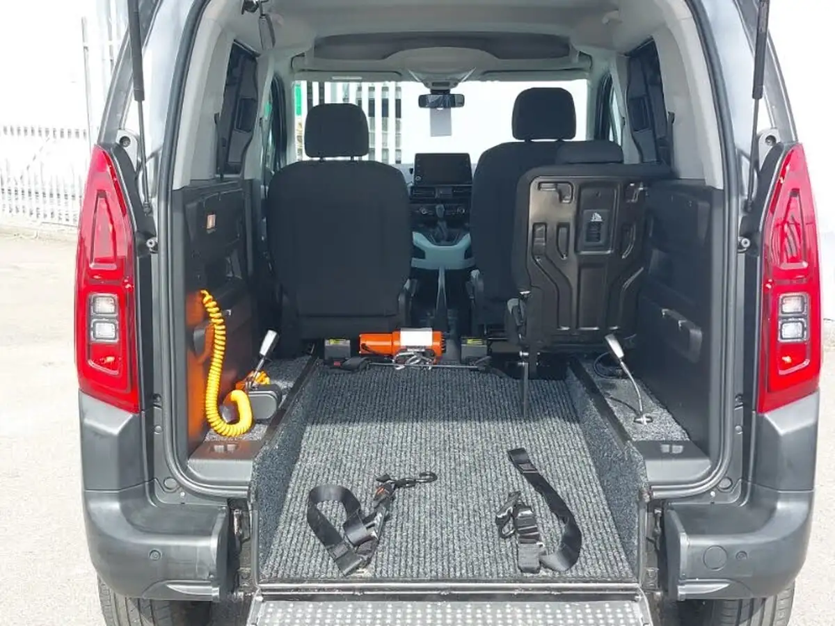 2021-citroen-berlingo-15bluehdi-feel-m-size-100ps-big-7
