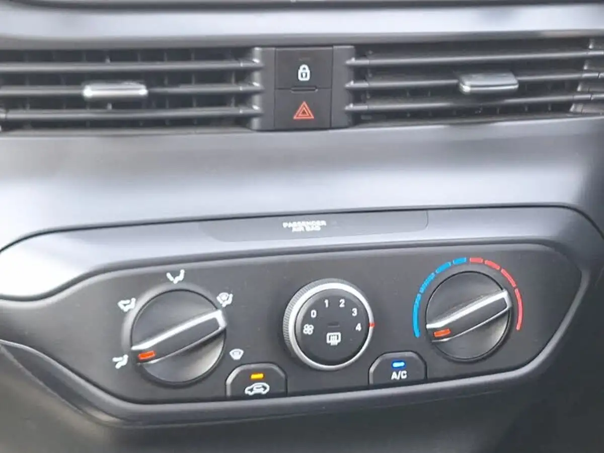 2022-hyundai-i20-10-t-gdi-se-connect-dct-big-10