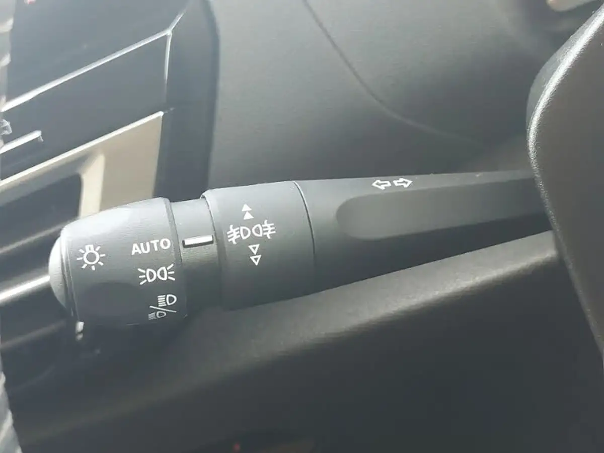 2022-citroen-c4-12-puretech-sense-plus-big-15