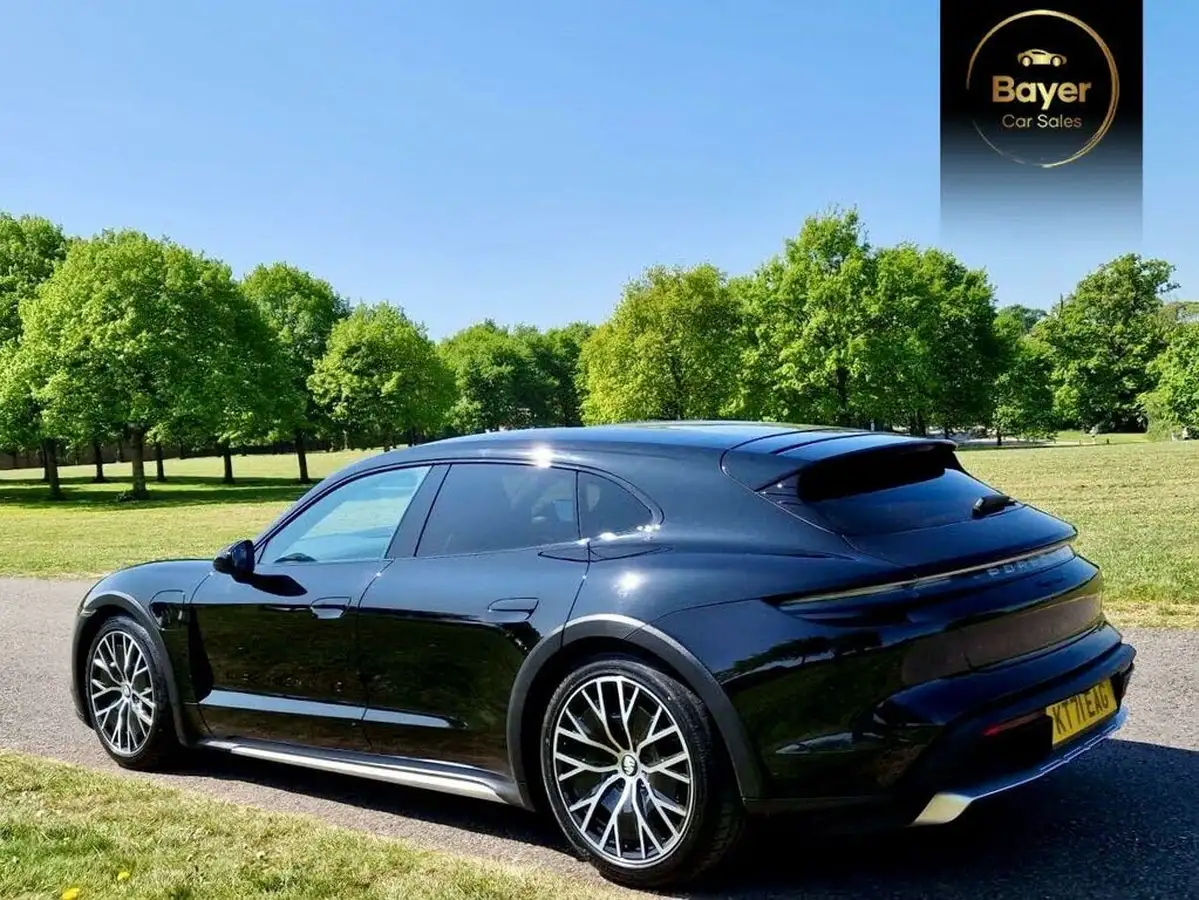 2021-porsche-taycan-e-4-cross-turismo-big-5