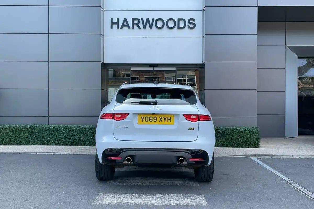 2019-jaguar-f-pace-30td-300-sport-big-6