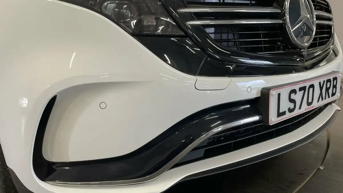 2020-mercedes-benz-eqc-big-10