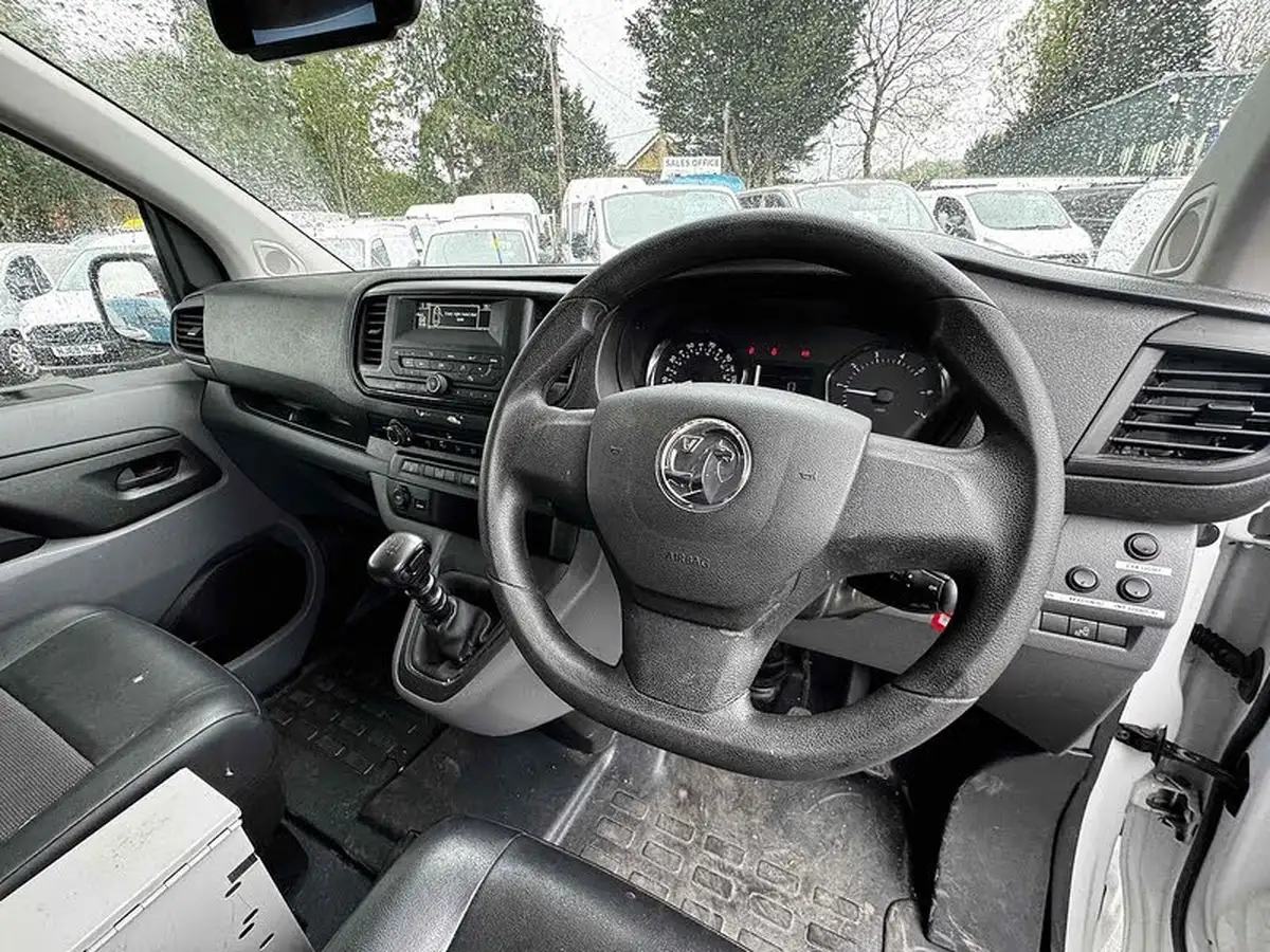 2019-vauxhall-vivaro-15td-2900-l1h1-dynamic-big-16