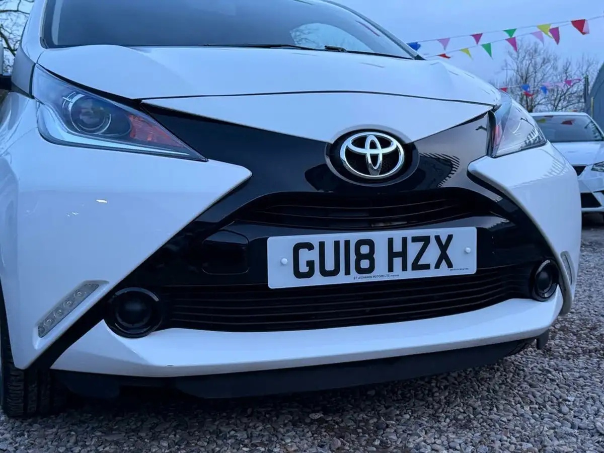 2018-toyota-aygo-10-vvt-i-x-play-71bhp-5d-x-shift-big-27