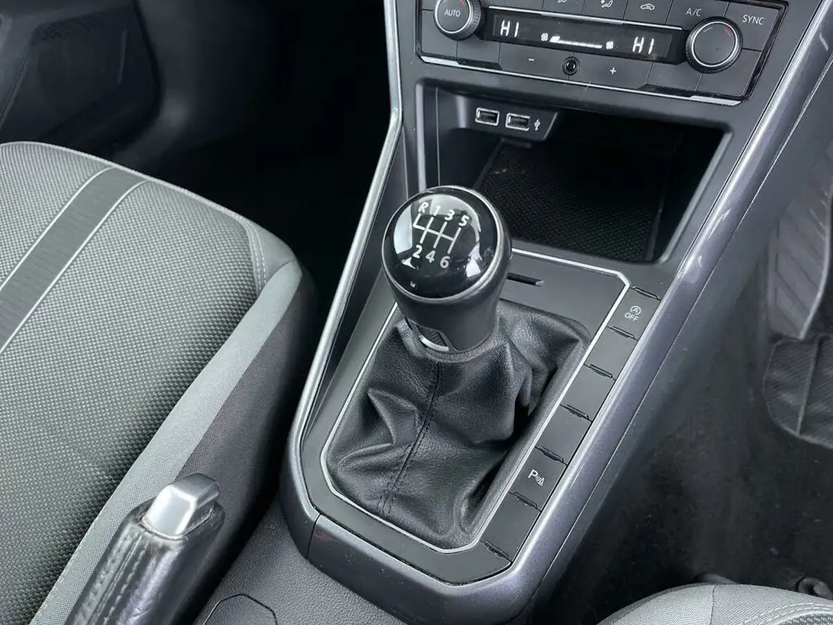 2019-volkswagen-polo-10-tsi-sel-big-45