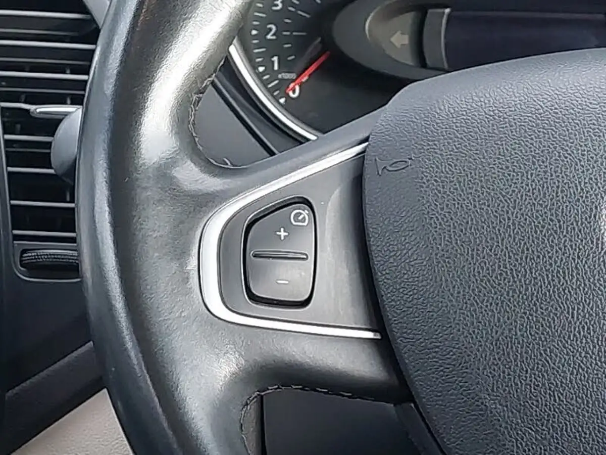 2019-renault-captur-09-tce-gt-line-big-9