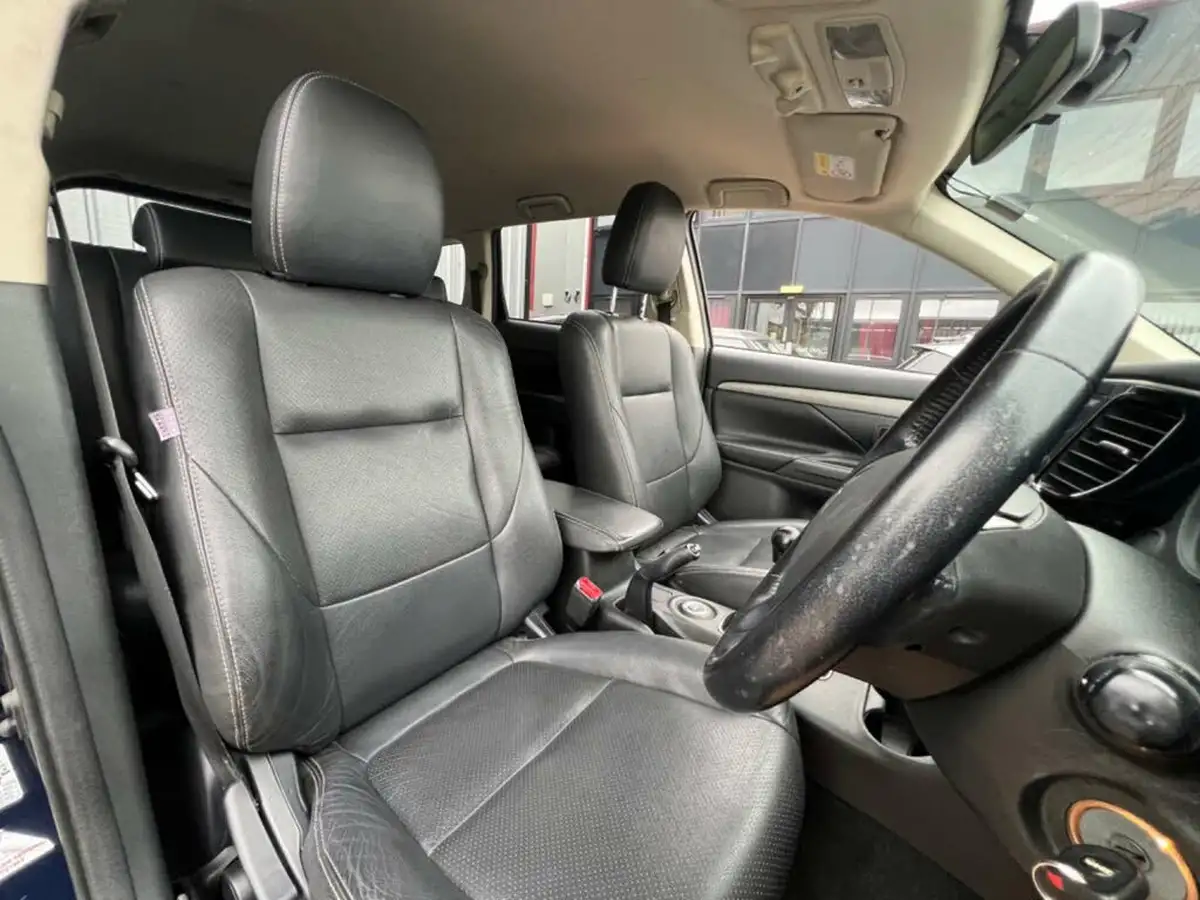 2014-mitsubishi-outlander-22di-d-gx3-7st-big-22