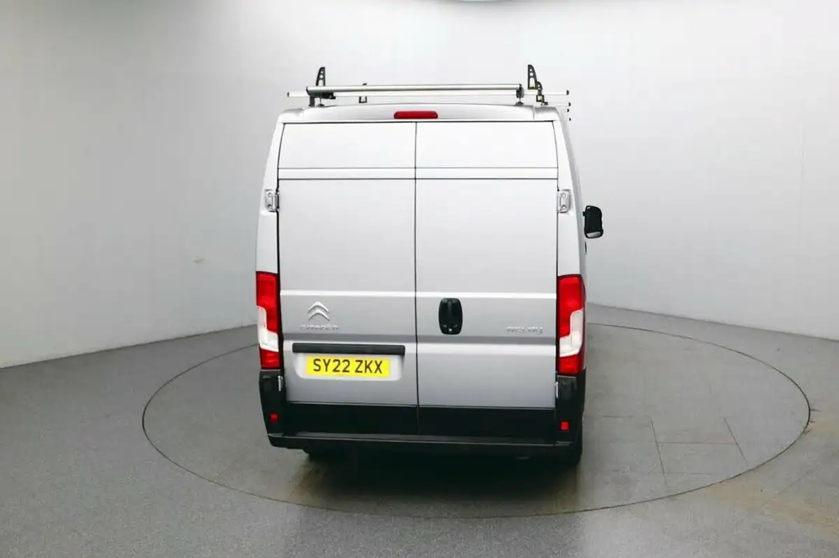 2022-citroen-relay-22bluehdi-35-l3h2-enterprise-panel-big-3