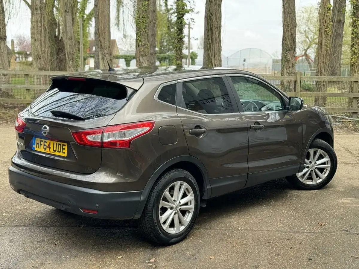 2014-nissan-qashqai-12-acenta-premium-big-43