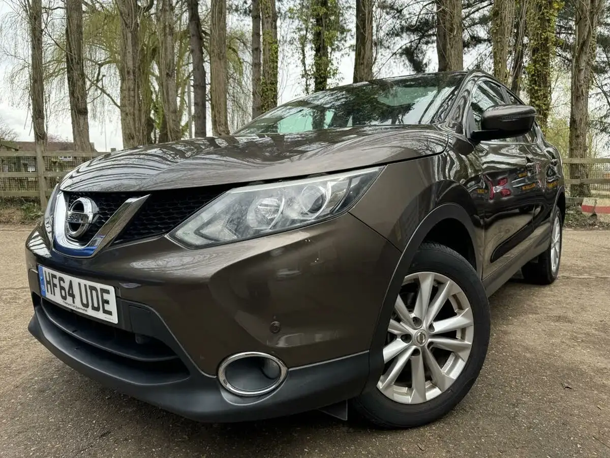 2014-nissan-qashqai-12-acenta-premium-big-19