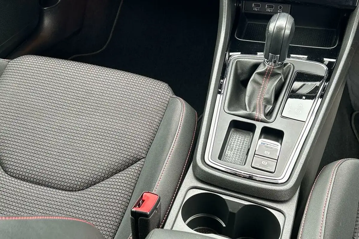2017-seat-leon-14-ecotsi-fr-technology-hatchback-5d-dsg-big-16