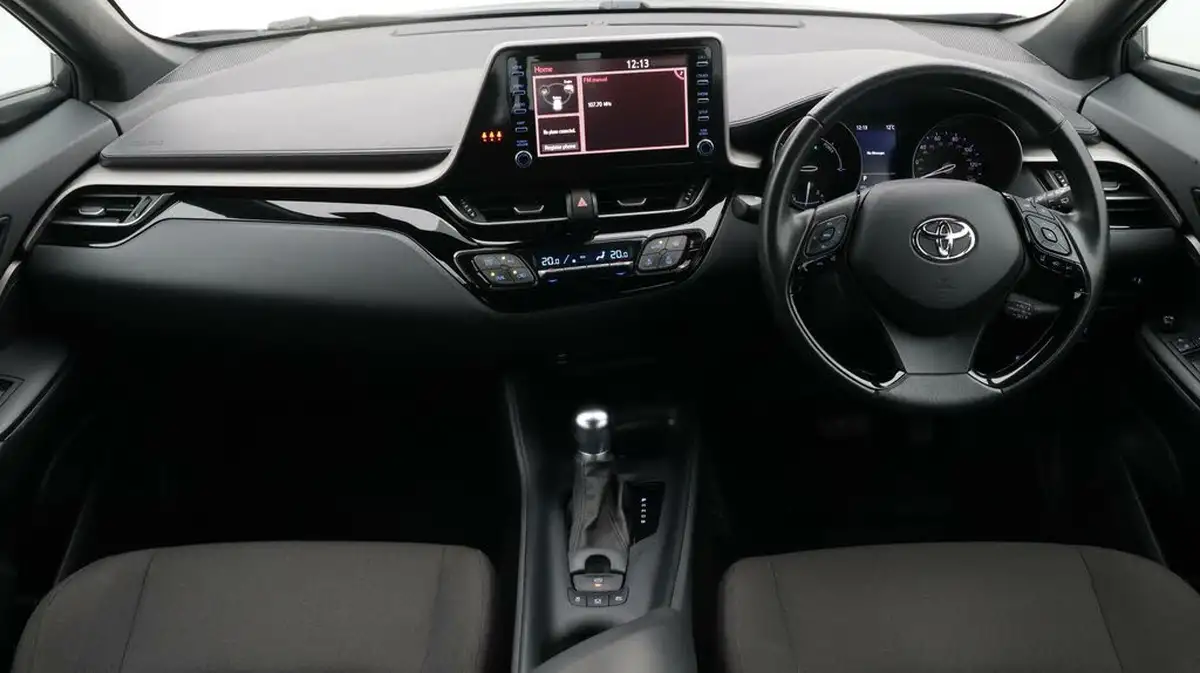 2020-toyota-c-hr-18-vvt-i-icon-parking-pack-big-13