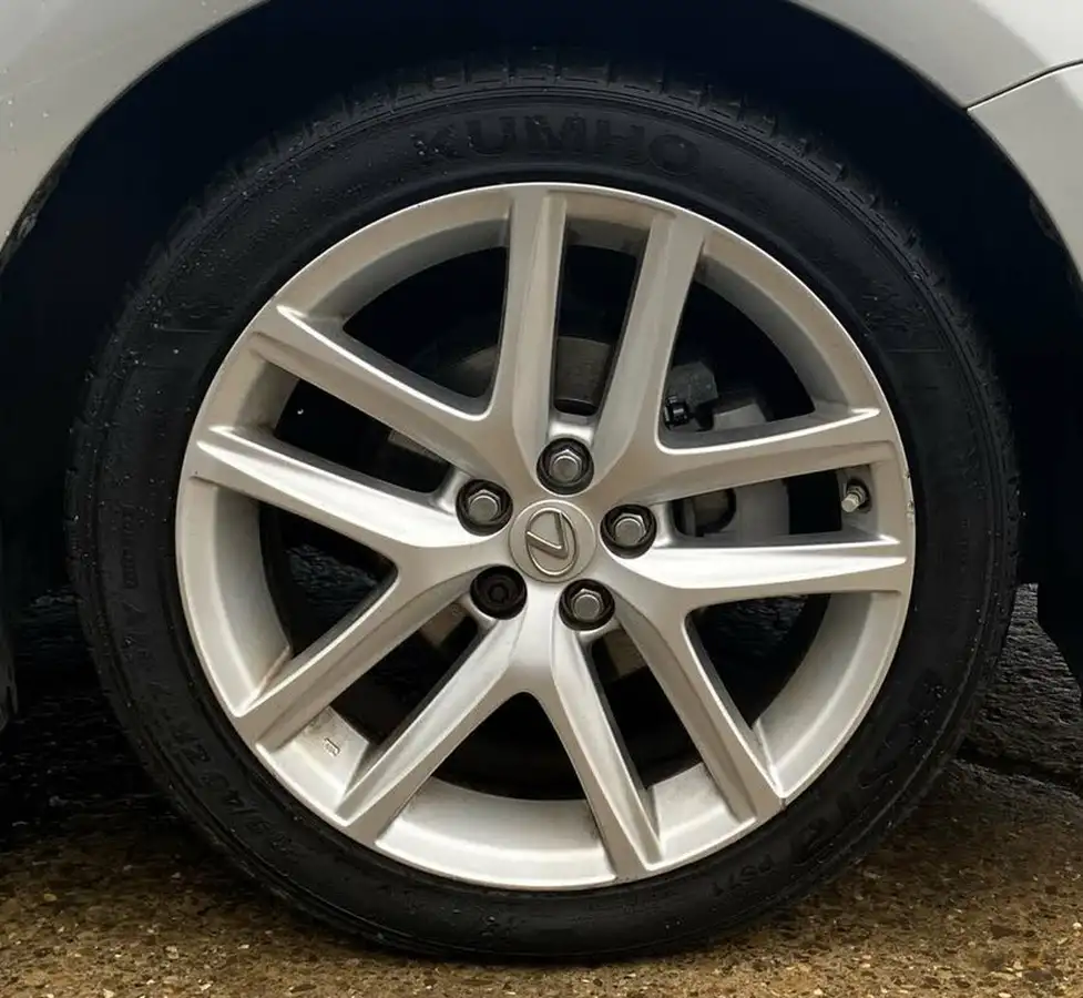 2014-lexus-ct-200h-18-advance-big-11