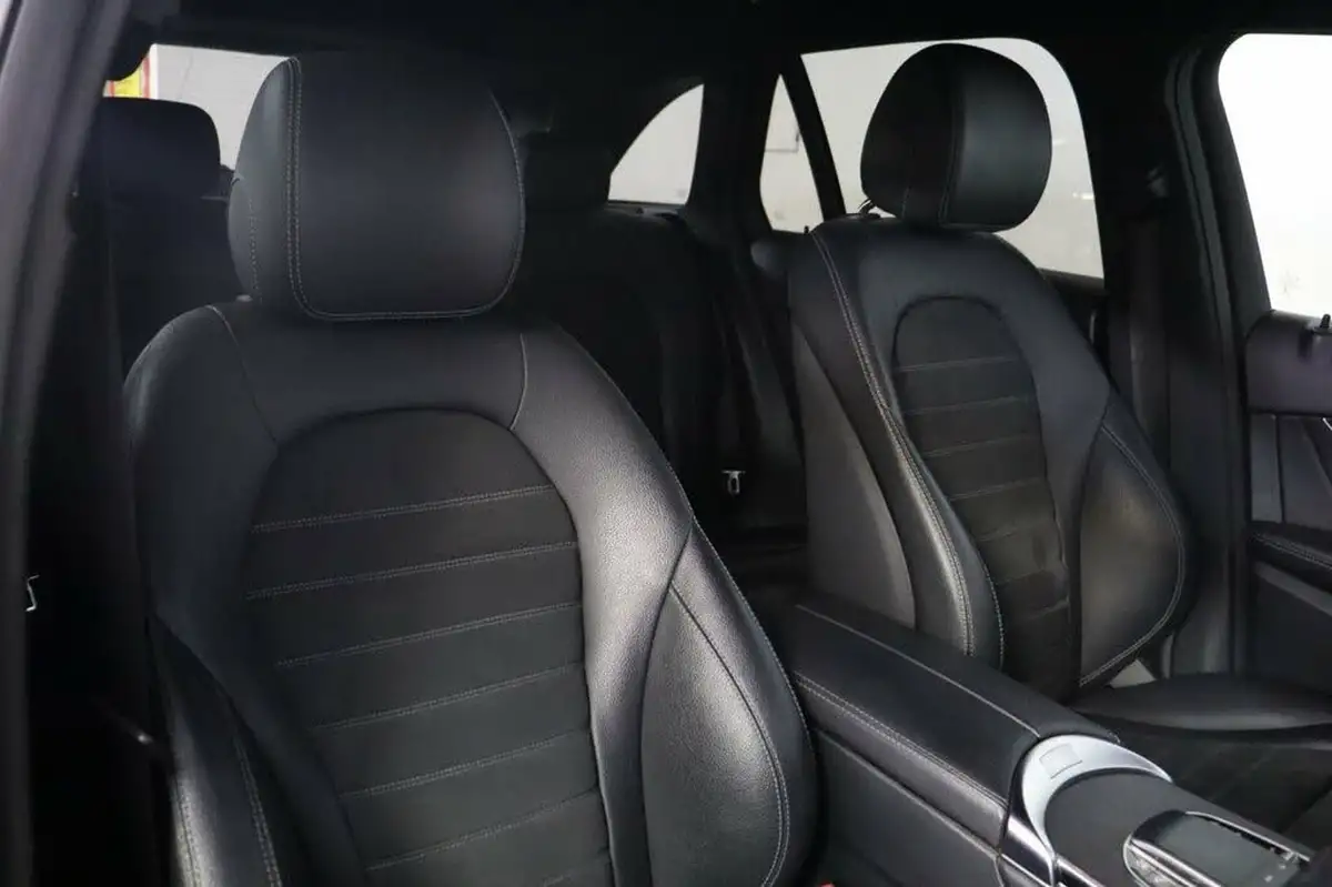 2019-mercedes-benz-glc-class-20d-glc220d-amg-line-station-wagon-5d-4matic-plus-big-27