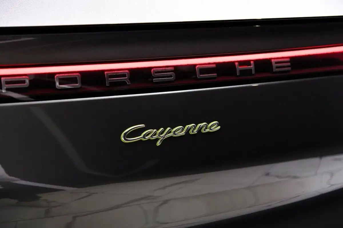 2019-porsche-cayenne-30-v6-e-hybrid-e-hybrid-coupe-big-55