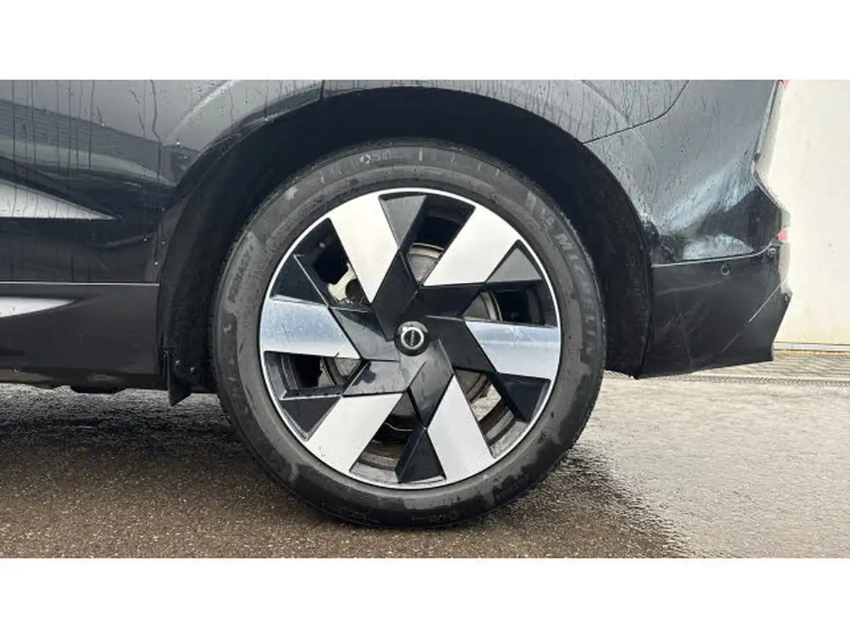 2024-volvo-xc60-20-t8-ultra-dark-big-15