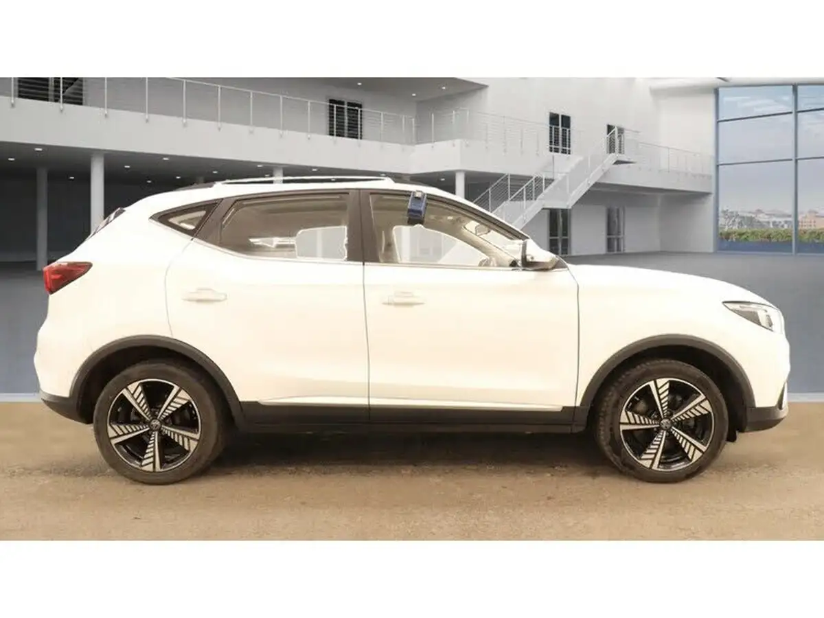2021-mg-zs-suv-e-exclusive-ev-big-4