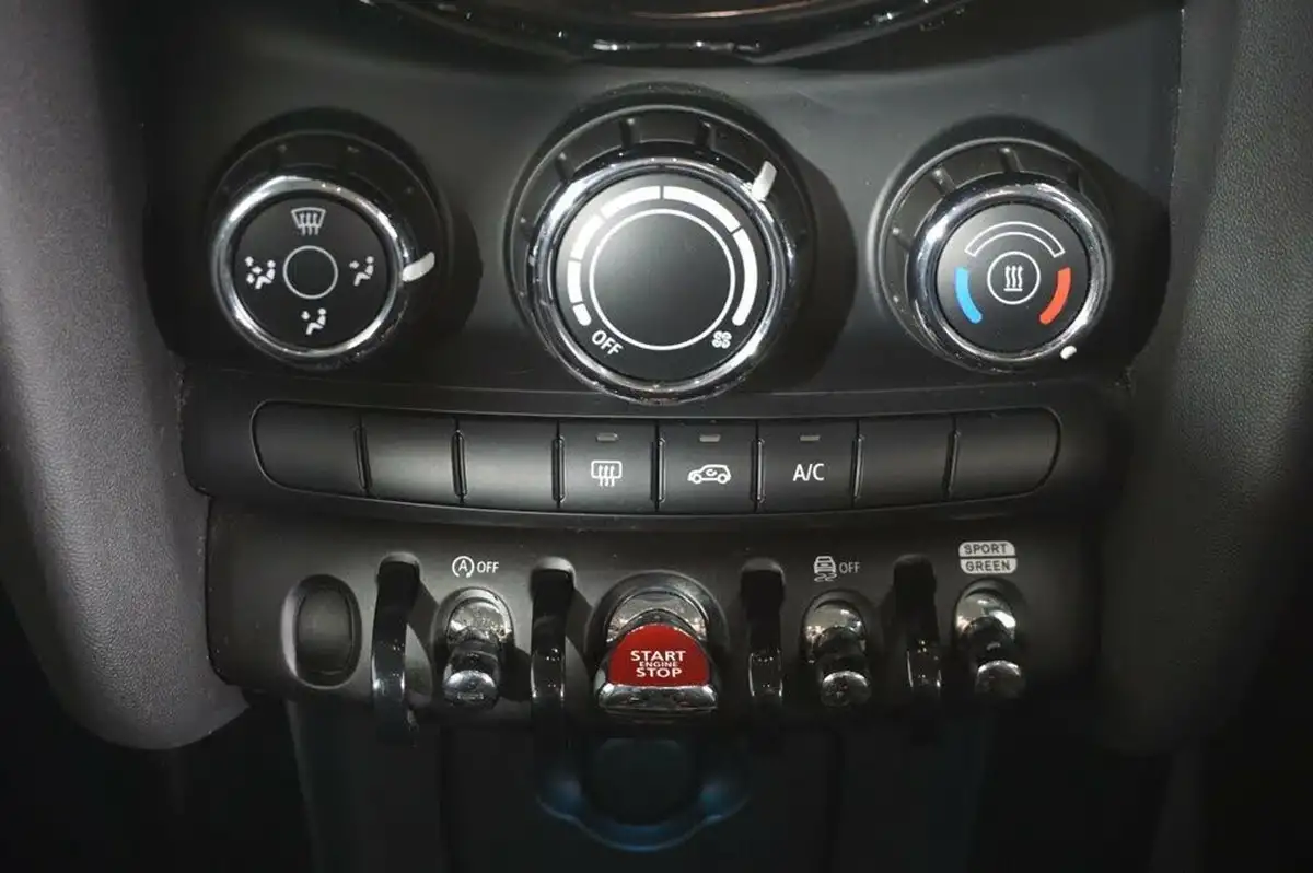 2021-mini-cooper-20-cooper-s-classic-hatchback-5d-big-15