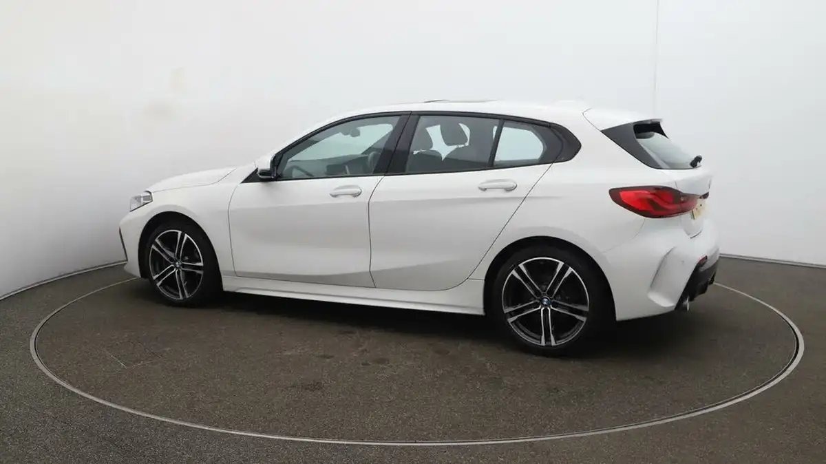 2023-bmw-1-series-15-118i-m-sport-lcp-dct-big-46