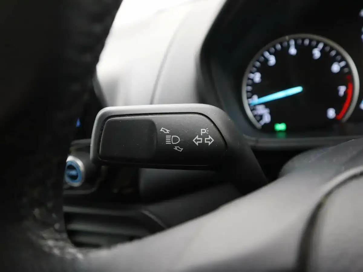 2018-ford-ecosport-10t-titanium-100ps-ss-big-33