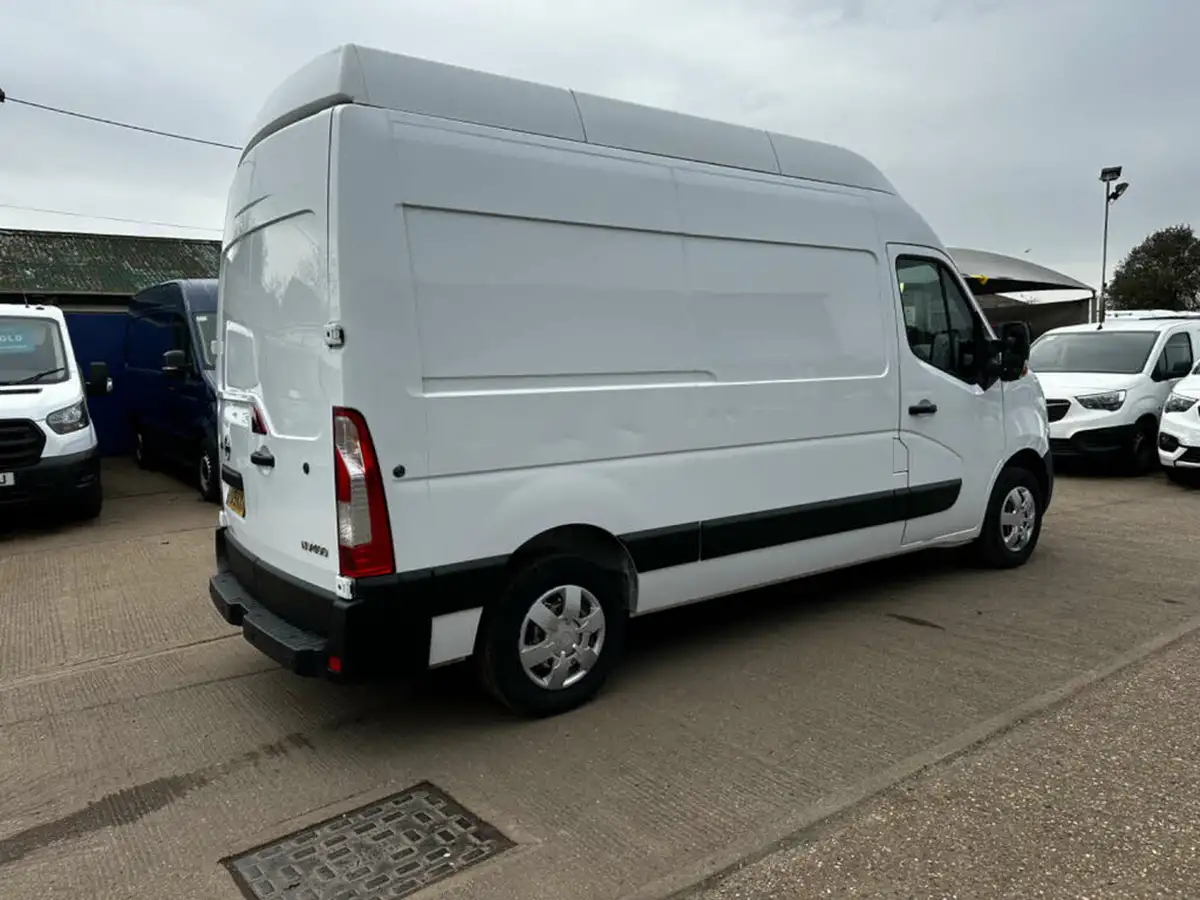 2019-nissan-nv400-23td-se-l2h3-big-12