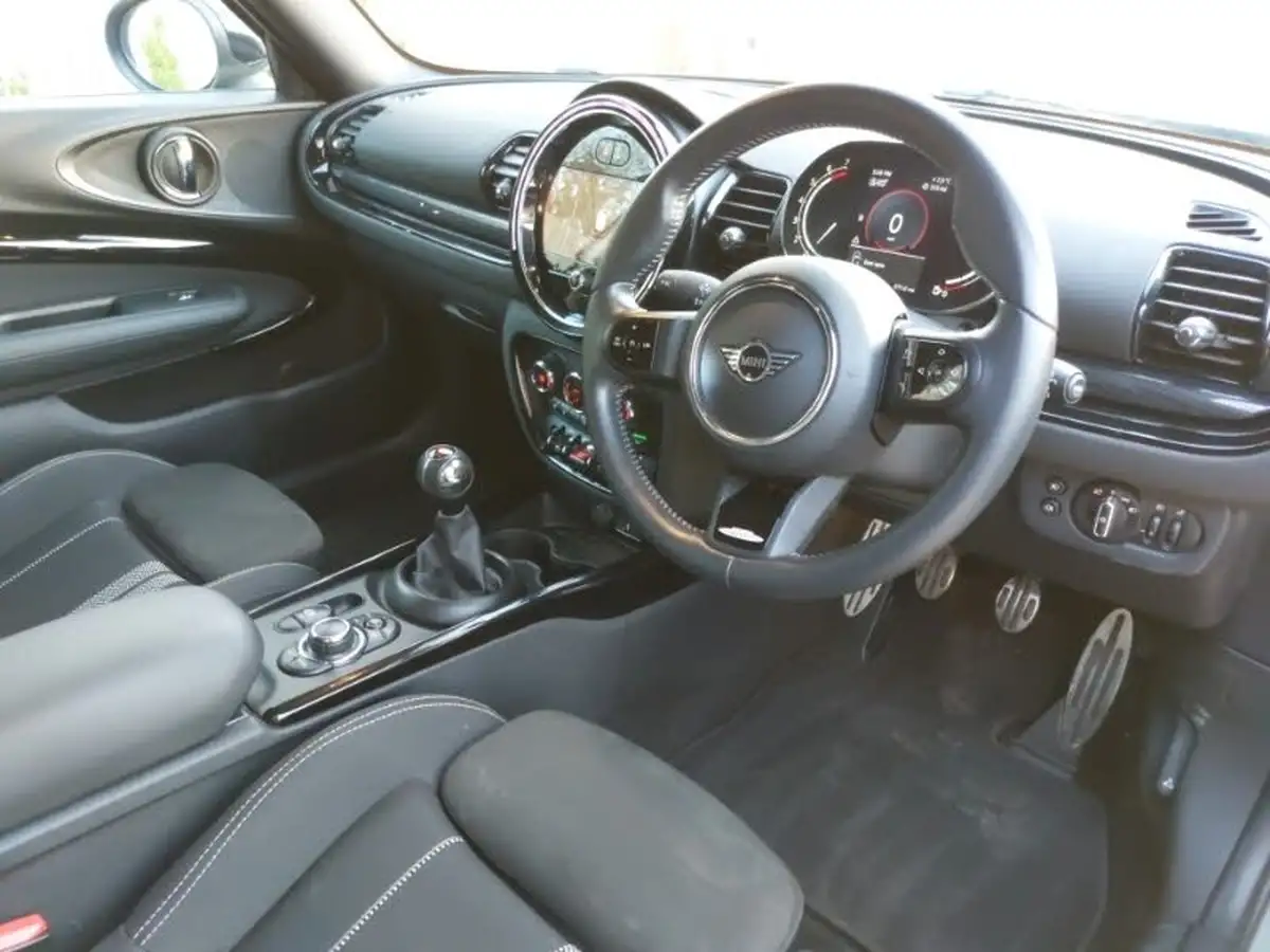 2021-mini-clubman-15-cooper-sport-big-5