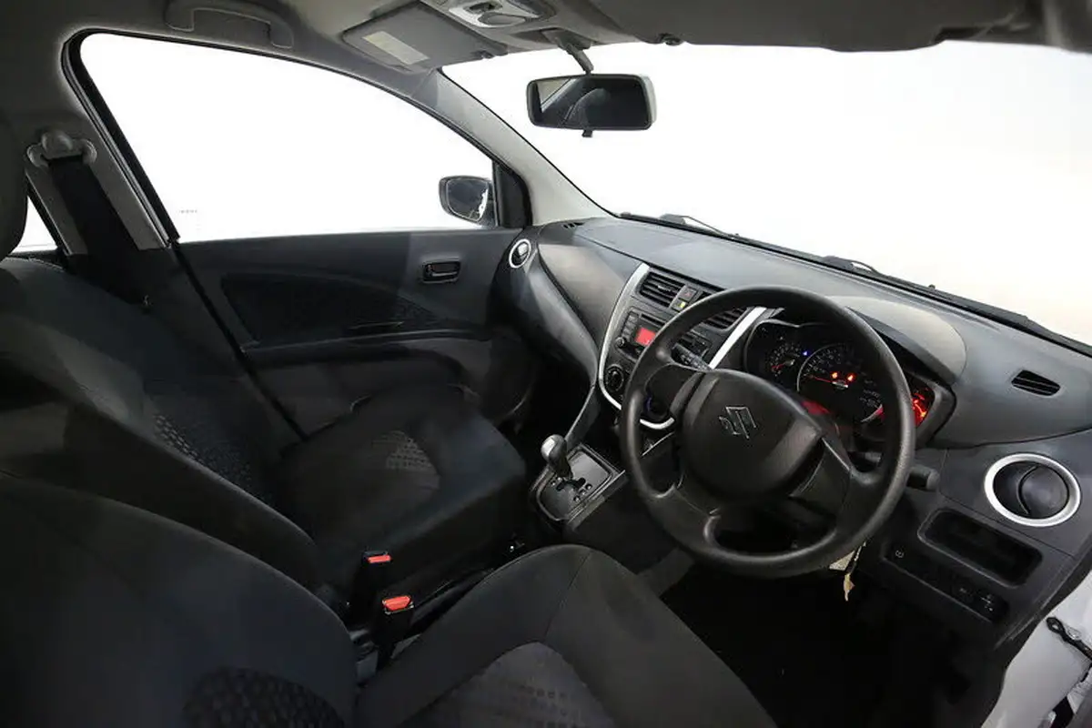 2018-suzuki-celerio-10-sz4-ags-big-32