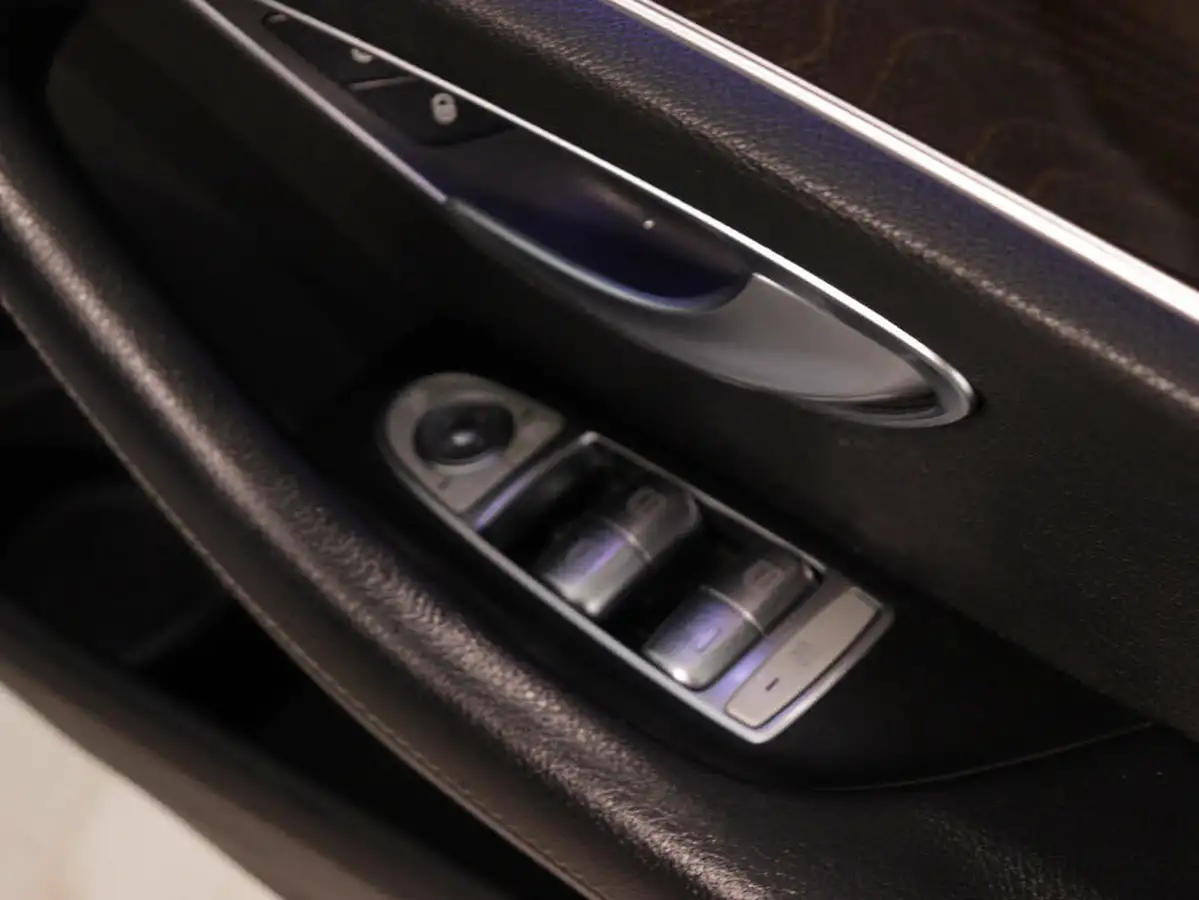 2021-mercedes-benz-e-class-big-28