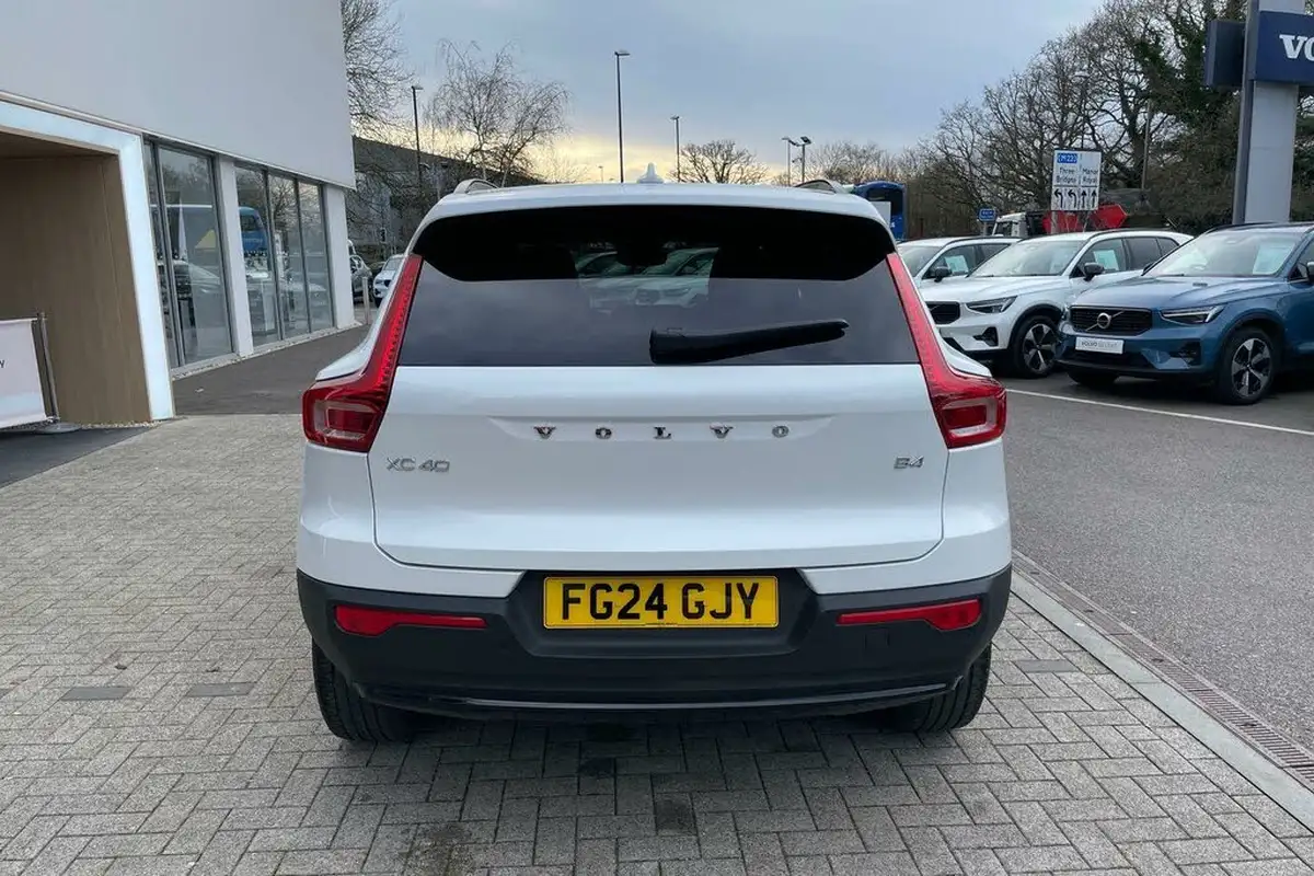 2024-volvo-xc40-20-b4-plus-big-7