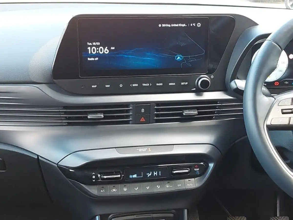 2024-hyundai-i20-10-t-gdi-premium-big-10