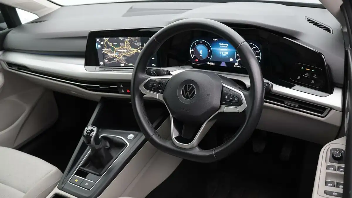 2022-volkswagen-golf-20tdi-life-hatchback-big-9