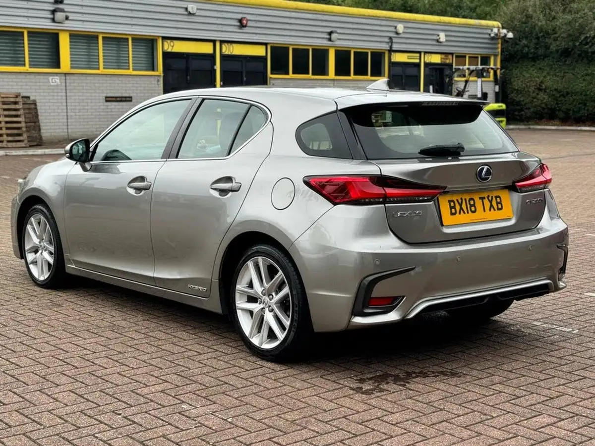 2018-lexus-ct-200h-18-se-plus-pack-big-1